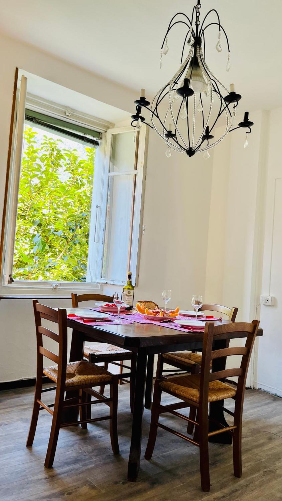 Antica Casa Storica Con Giardino Apartment Domodossola Bagian luar foto