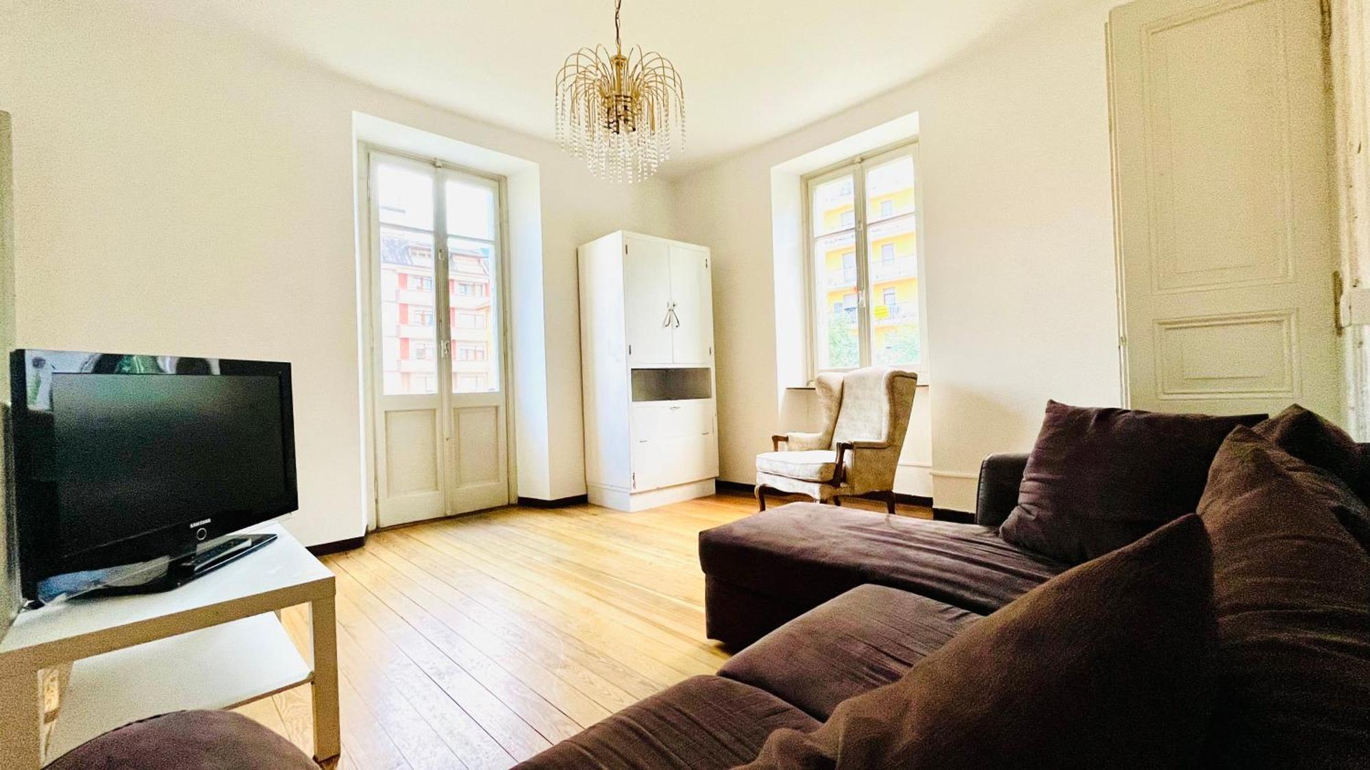 Antica Casa Storica Con Giardino Apartment Domodossola Bagian luar foto