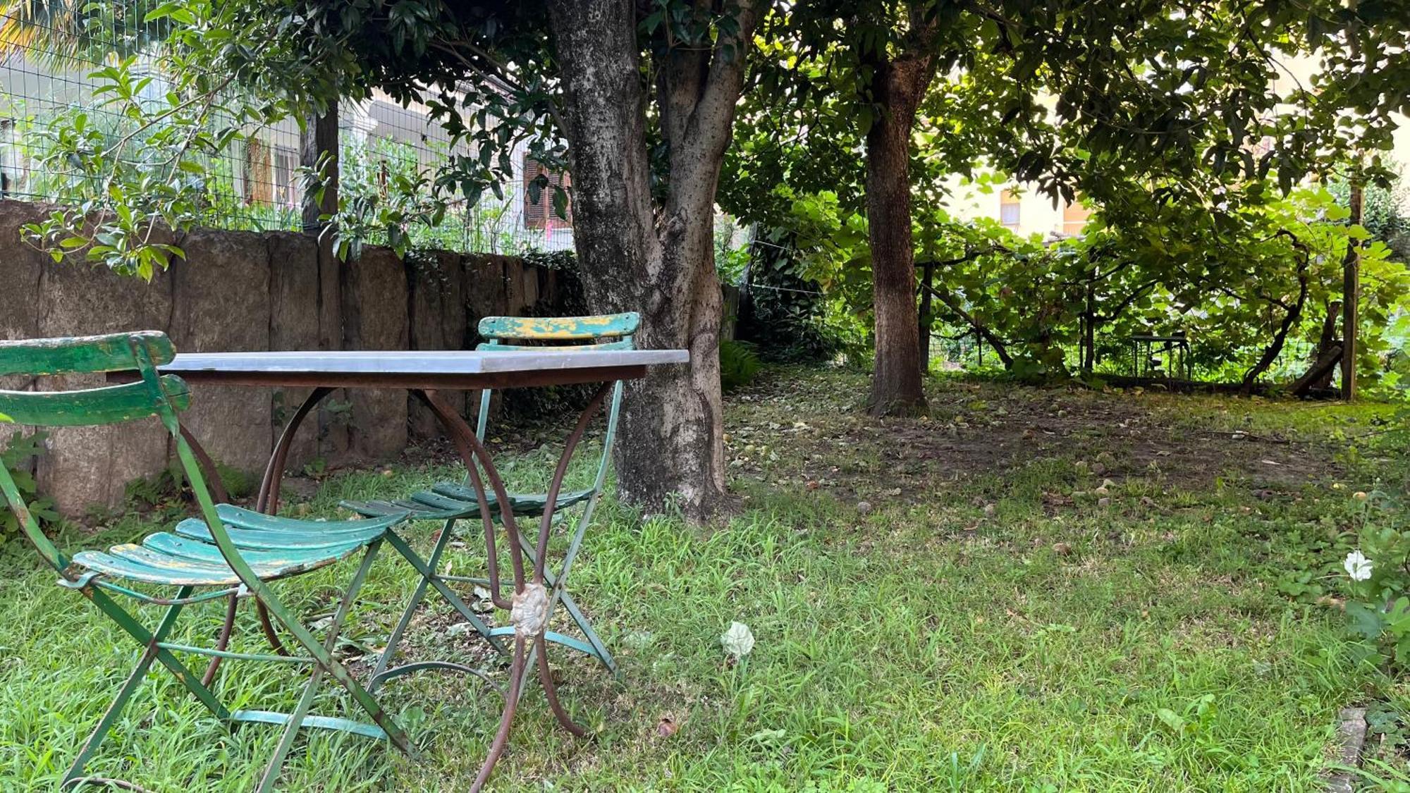 Antica Casa Storica Con Giardino Apartment Domodossola Bagian luar foto